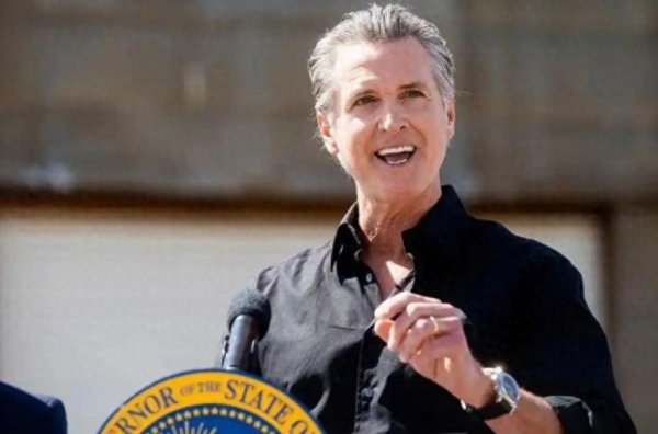 富兴配资 特朗普告到美国最高法院, 要保全球关税! 美财长坦白: 如果输了, 就得退数百亿美元关税